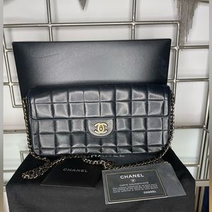 Vintage Chanel east west chocolate bar bag